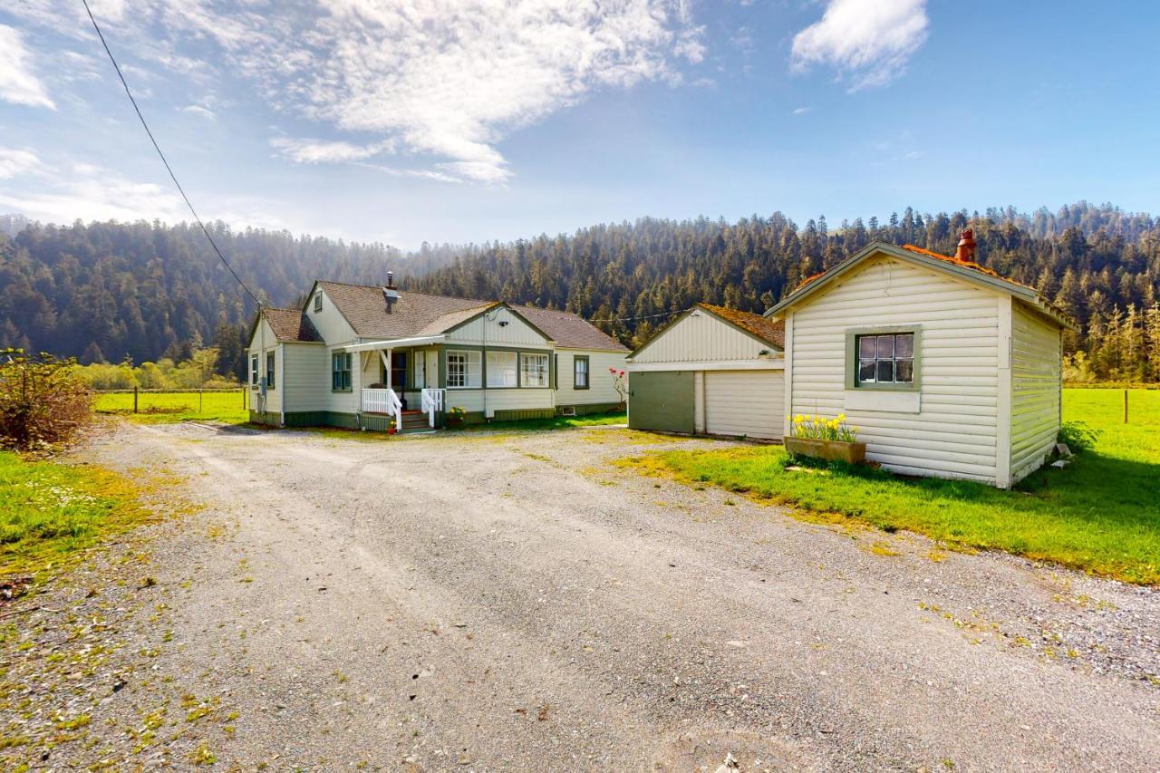 Redwood Farmhouse In The Orick Valley Exterior photo